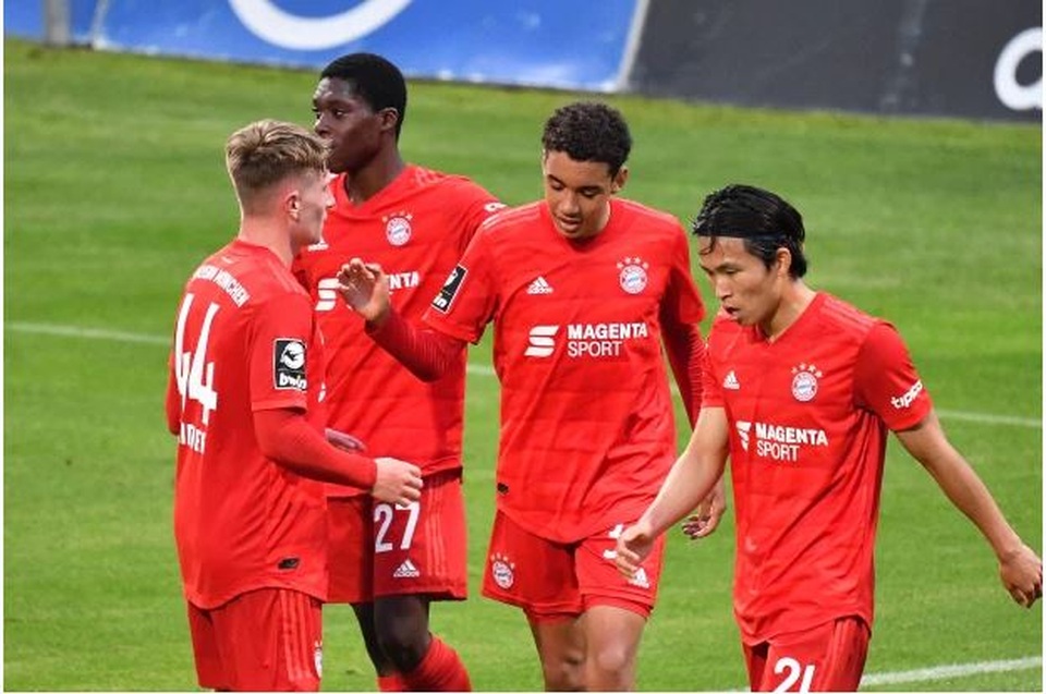 Thần đồng 17 tuổi vừa lập kỷ lục ở Bayern Munich là ai? - 4 Thần đồng 17 tuổi vừa lập kỷ lục ở Bayern Munich là ai? - 4