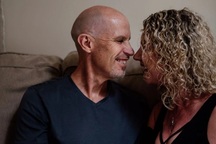 Chuyện cảm động về người chồng mất trí nhớ tìm lại được tình yêu với vợ