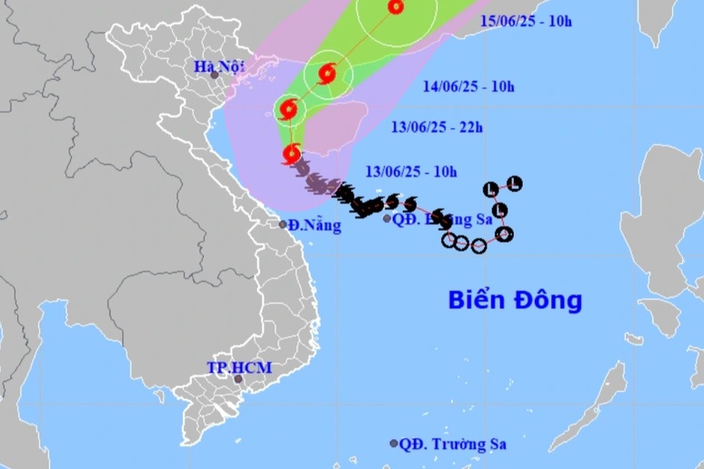 Bão Wutip mạnh lên cấp 11