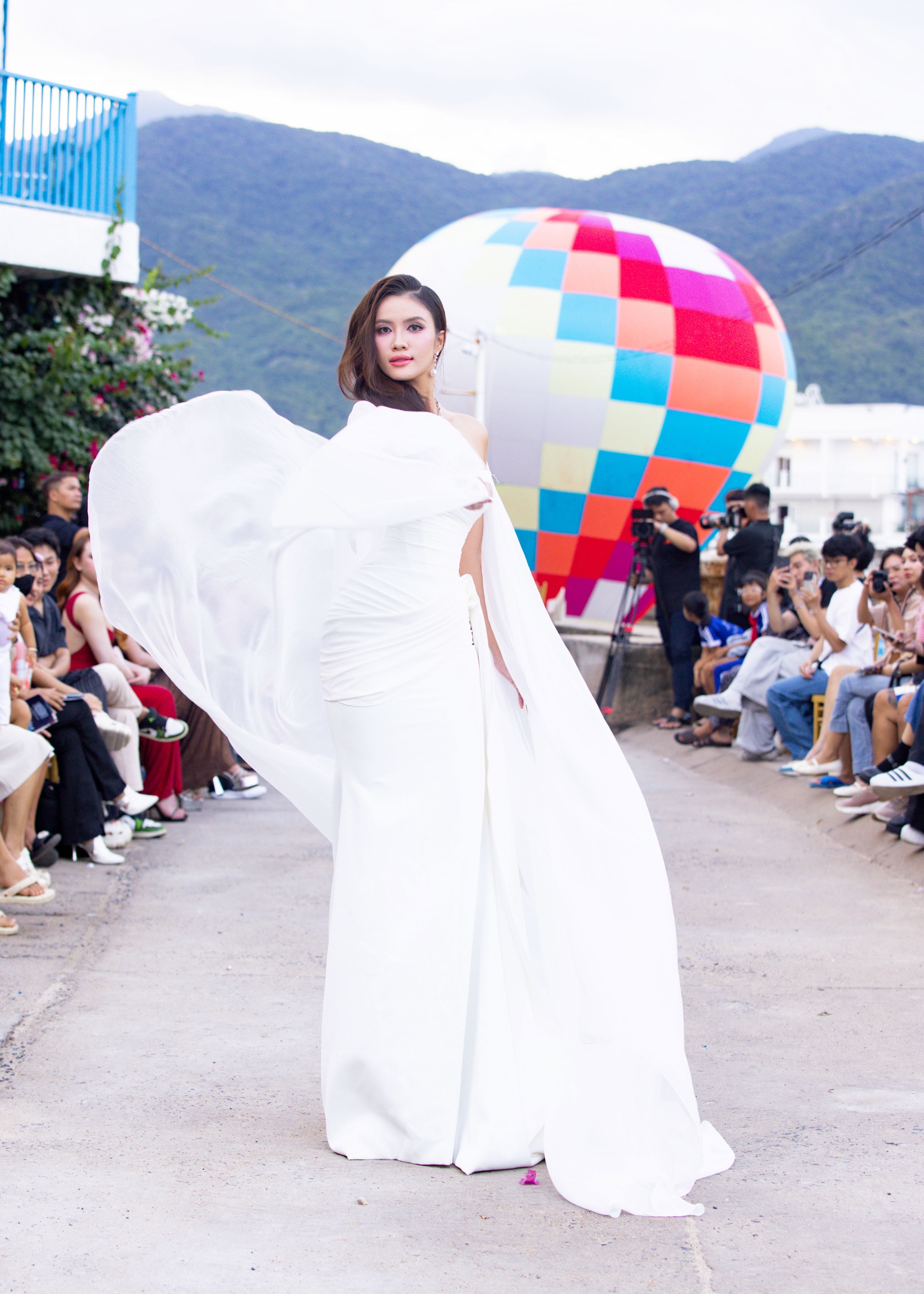 Hoa hậu Ngọc Châu lấy lại vóc dáng, xuất hiện rạng rỡ giữa dàn người đẹp - 7