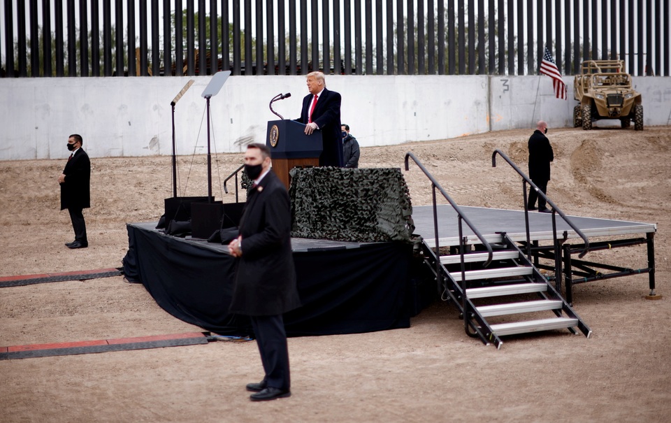 Ông Biden ẩn mình giữa ồn ào cuối nhiệm kỳ của ông Trump - 1 Ông Biden ẩn mình giữa ồn ào cuối nhiệm kỳ của ông Trump - 1