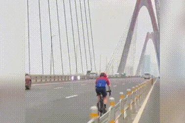 Suýt gặp hoạ vì xe đạp đua trên cao tốc: Có lệnh cấm, sao vẫn bất chấp?