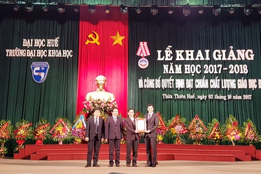 Đại học Khoa học Huế nhận quyết định đạt chuẩn chất lượng giáo dục đại học