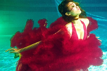 Ấn tượng với hình ảnh dưới nước của các thí sinh Vietnam’s Next Top Model