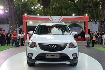 Giảm tới 680 triệu đồng, xe VinFast có "chi phí lăn bánh" là bao nhiêu?