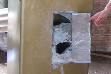 Nhốt con chủ nhà, trộm đục két sắt lấy hơn 200 triệu đồng