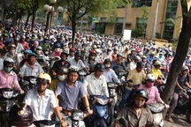 “Xe gắn máy là “tội đồ” gây ùn tắc giao thông”