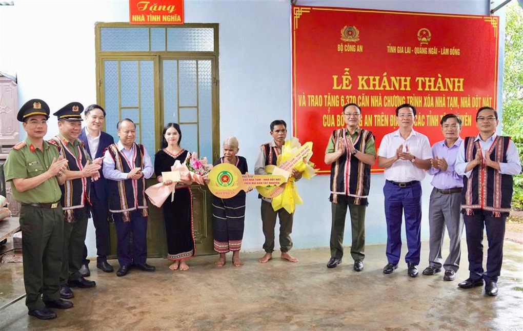 Bộ Công an xây dựng, cải tạo hơn 6.300 căn nhà tại Tây Nguyên - 1 Bộ Công an xây dựng, cải tạo hơn 6.300 căn nhà tại Tây Nguyên - 1