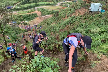 Cung đường 42km biến tôi thành "xác sống" trong 14 tiếng như thế nào?