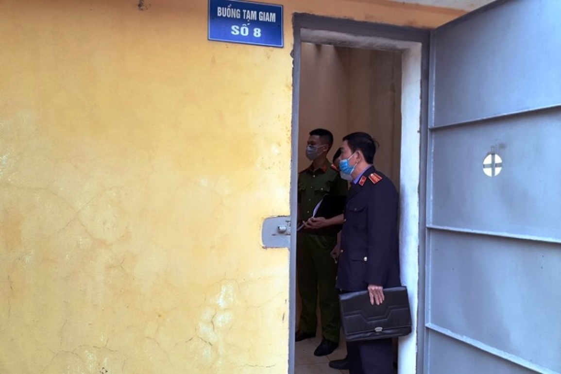 Thông tin mới vụ nghi phạm tự tử trong nhà tạm giam ở Thái Bình - 1 Thông tin mới vụ nghi phạm tự tử trong nhà tạm giam ở Thái Bình - 1