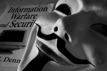 Thủ lĩnh phản bội, nhóm hacker Anonymous rối loạn