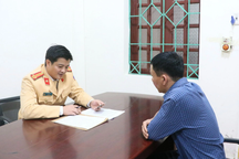 Vụ xe biển xanh đón người nhà lãnh đạo ở sân bay Vinh: Xử phạt tài xế