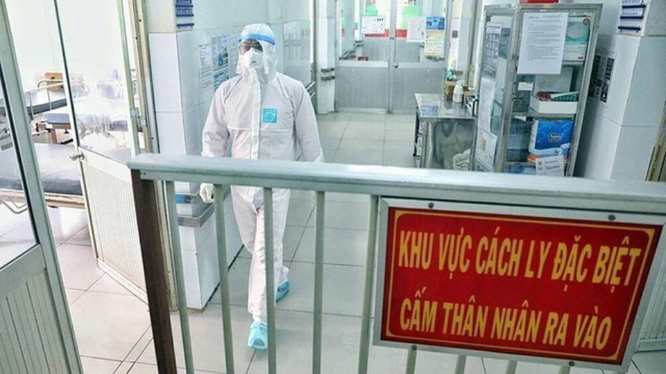 Y bác sĩ chấp nhận rủi ro mắc Covid-19 để cứu bệnh nhân! - 3 Y bác sĩ chấp nhận rủi ro mắc Covid-19 để cứu bệnh nhân! - 3