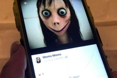 Giám sát hoạt động trực tuyến của trẻ và nỗi lo mang tên “thử thách Momo” của phụ huynh