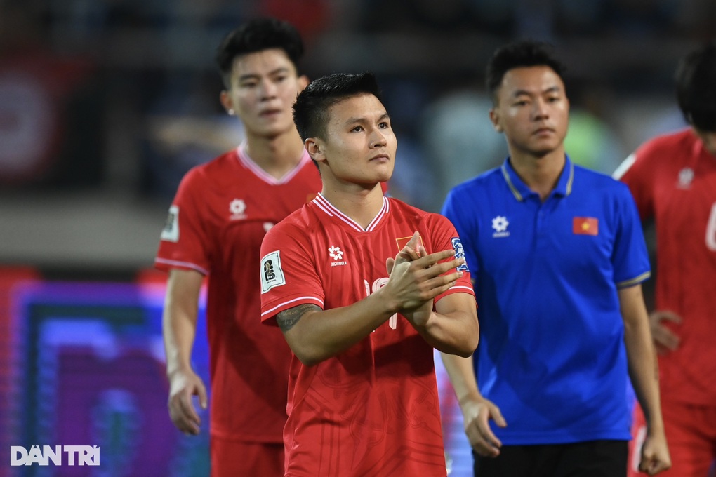 Quang Hải: HLV Troussier cần cảm thông, không đáng bị chỉ trích tiêu cực - 2 Quang Hải: HLV Troussier cần cảm thông, không đáng bị chỉ trích tiêu cực - 2