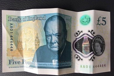 Tờ 5 bảng Anh được rao bán với giá gần 280 triệu đồng