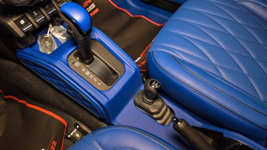 Suzuki Jimny thăng hạng thành Brabus G-Class, giá tăng gấp đôi - 9 Suzuki Jimny thăng hạng thành Brabus G-Class, giá tăng gấp đôi - 9