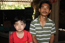 “3 năm qua, cháu nhớ trường, nhớ lớp, nhớ cả… bệnh viện lắm”