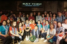 Đoàn kiều bào thăm Củ Chi nhân 50 năm thống nhất đất nước