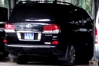 Tỉnh ủy Sóc Trăng trả lại xe Lexus biển xanh