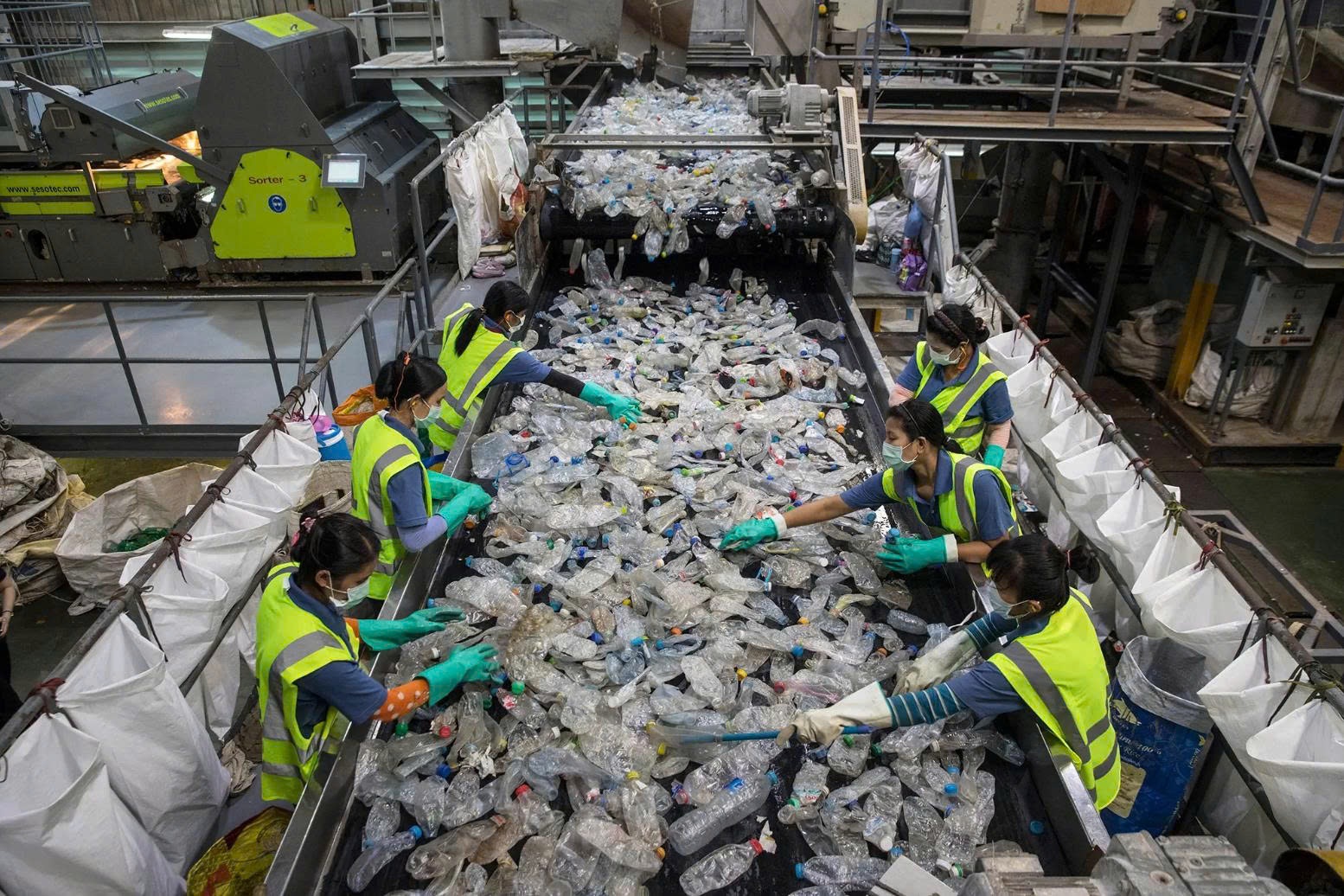Alarma mundial: Los residuos plásticos en el océano están a punto de superar en número a los peces - 2 Báo động toàn cầu: Rác thải nhựa ở đại dương sắp nhiều hơn cá - 2