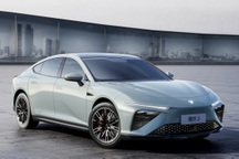 Xe điện Trung Quốc "dằn mặt" Tesla Model 3 bằng thông số 710km/lần sạc