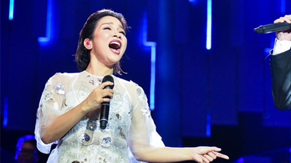 Xuân Hinh: Lúc Mỹ Linh chưa trang điểm, nhìn xấu kinh khủng - 7 Xuân Hinh: Lúc Mỹ Linh chưa trang điểm, nhìn xấu kinh khủng - 7