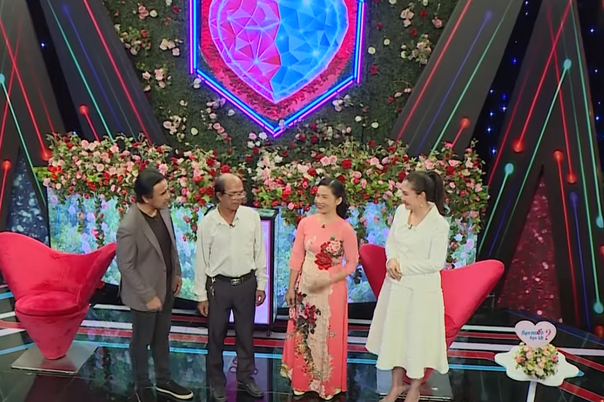 Ibu tunggal berusia 52 tahun menolak berkencan dengan satpam pria yang 10 tahun lebih tua - 2 Mẹ đơn thân 52 tuổi từ chối hẹn hò với nam bảo vệ hơn 10 tuổi - 2