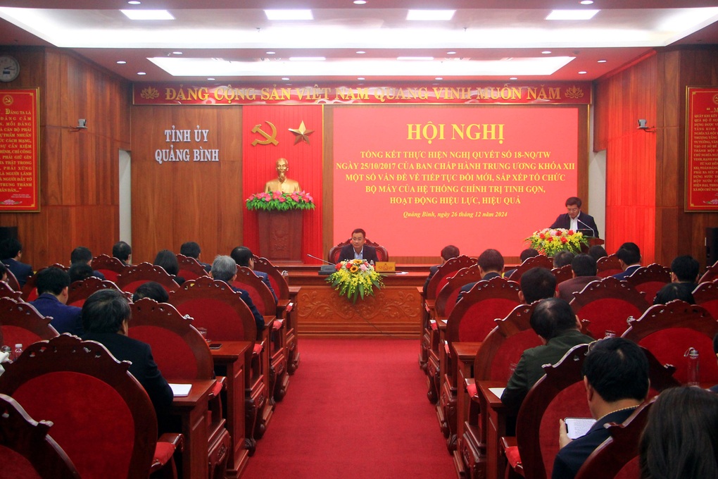 Tạm dừng bổ nhiệm, tuyển dụng để tạo dư địa cho việc sắp xếp bộ máy - 1 Tạm dừng bổ nhiệm, tuyển dụng để tạo dư địa cho việc sắp xếp bộ máy - 1