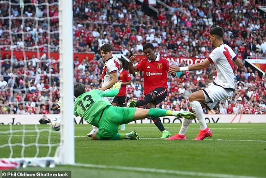 C.Ronaldo mờ nhạt, Man Utd hòa thất vọng trước Rayo Vallecano - 4 C.Ronaldo mờ nhạt, Man Utd hòa thất vọng trước Rayo Vallecano - 4