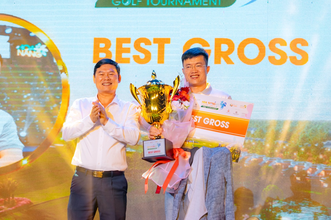 Golfer Mai Văn Lợi vô địch giải golf ở Hà Tĩnh - 2 Golfer Mai Văn Lợi vô địch giải golf ở Hà Tĩnh - 2