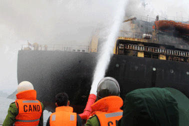 Tàu Mông Cổ bốc cháy trên biển Quảng Ninh, 18 thuyền viên thoát nạn