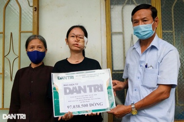 Bạn đọc ủng hộ hơn 324 triệu đồng giúp cô gái có khuôn mặt biến dạng