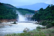 Hàng loạt thủy điện xả lũ, nhiều địa phương sẵn sàng sơ tán dân