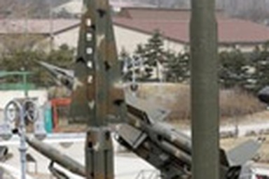 Ai là khách hàng của nhà xuất khẩu tên lửa Bình Nhưỡng?