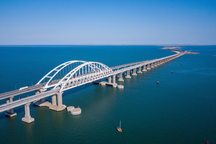 Cựu Tư lệnh NATO gợi ý quân đội Ukraine tấn công cầu Crimea