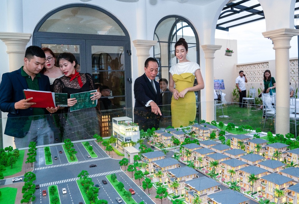 Hoa hậu Đỗ Mỹ Linh kiêu hãnh vị thế độc tôn tại The Residence Phú Quốc - 9 Hoa hậu Đỗ Mỹ Linh kiêu hãnh vị thế độc tôn tại The Residence Phú Quốc - 9