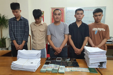 Đánh sập đường dây mua bán thông tin tài khoản ngân hàng