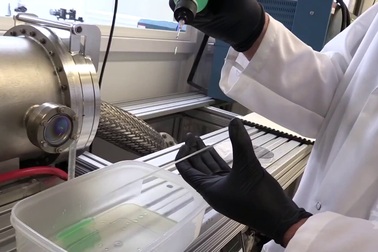 Samsung nghiên cứu màn hình smartphone chống dính nước, bụi bẩn và dấu vân tay