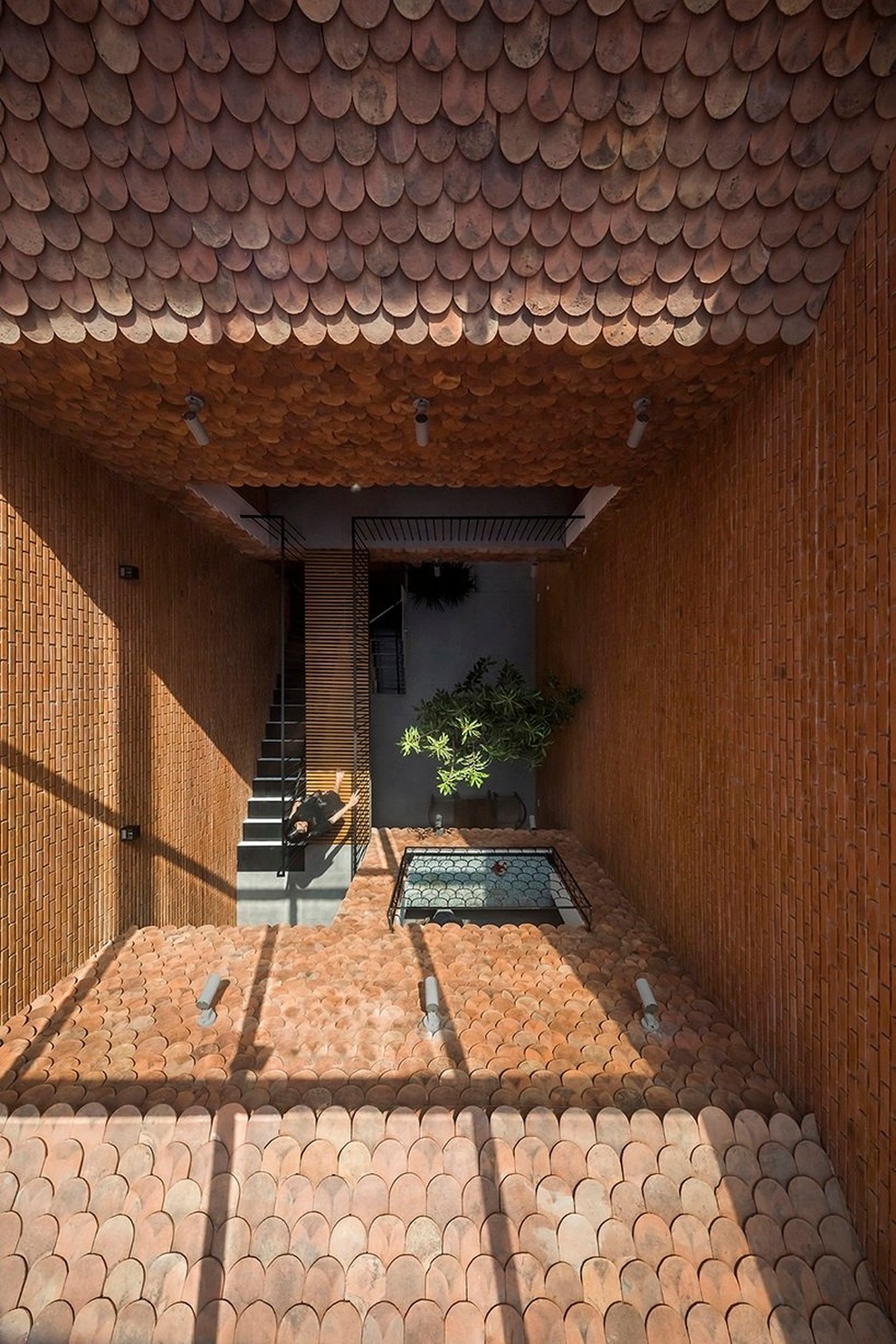 Nhà 75 m2 chia đôi, tràn ngập ánh sáng của cặp vợ chồng ở Tây Ninh - 1 Nhà 75 m2 chia đôi, tràn ngập ánh sáng của cặp vợ chồng ở Tây Ninh - 1