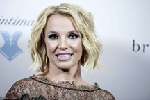 Britney Spears và nụ cười “cứng đơ” khó hiểu