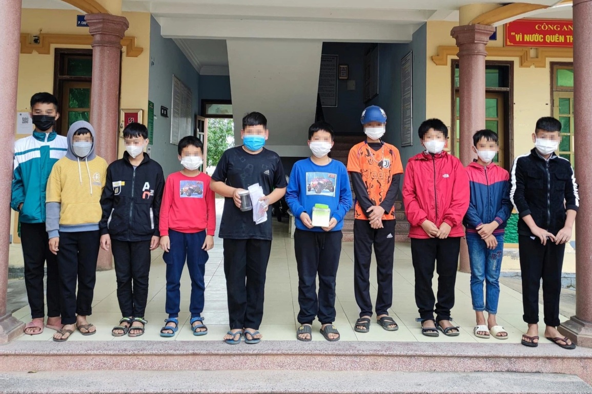 Gần Tết, nguy cơ trẻ em tự chế pháo nổ có xu hướng gia tăng - 2 Gần Tết, nguy cơ trẻ em tự chế pháo nổ có xu hướng gia tăng - 2