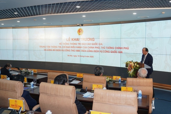 Người dân, doanh nghiệp chỉ cần ngồi một chỗ nộp đăng ký ôtô từ ngày 19/8 - Ảnh 1. Người dân, doanh nghiệp chỉ cần ngồi một chỗ nộp đăng ký ôtô từ ngày 19/8 - Ảnh 1.