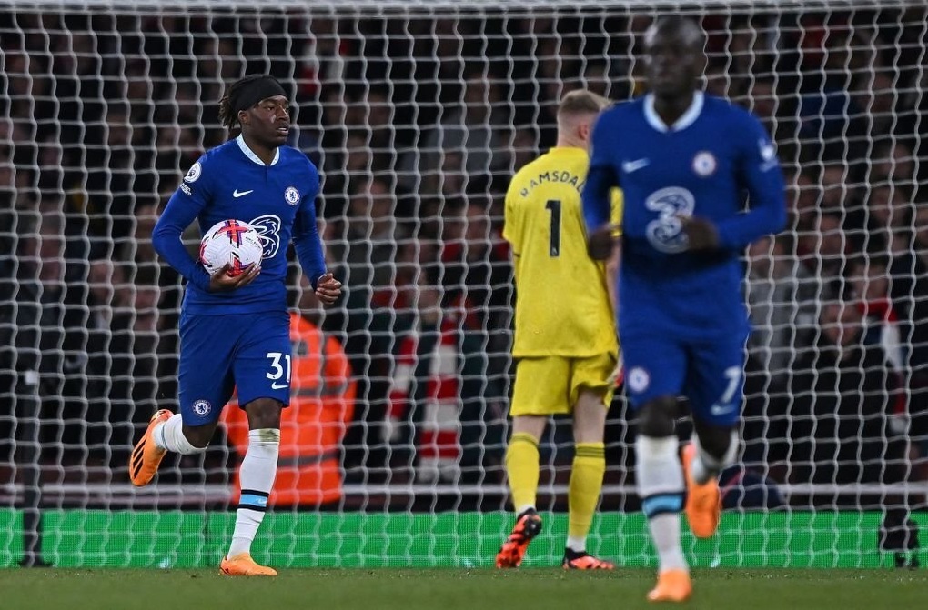 Đè bẹp Chelsea, Arsenal đòi lại ngôi đầu bảng từ Man City - 3 Đè bẹp Chelsea, Arsenal đòi lại ngôi đầu bảng từ Man City - 3