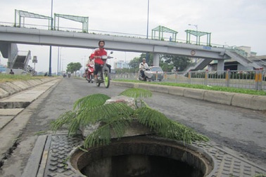 Hạn chế “bẫy chết người” trên đường Mai Chí Thọ - Võ Văn Kiệt