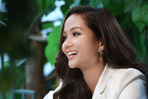 H'Hen Niê: "Tôi thoát nghèo, tiết kiệm mua nhà, đất tặng người thân"