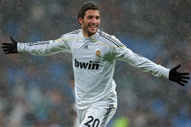 Higuain tái xuất, Pellegrini bớt lo âu