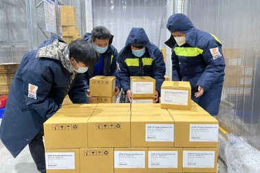 Giao hơn 1,1 triệu liều vắc xin Covid-19 AstraZeneca cho các tỉnh phía Nam