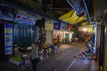 Hàng quán phố cổ thi nhau sang nhượng, đến Tạ Hiện cũng chung cảnh đìu hiu