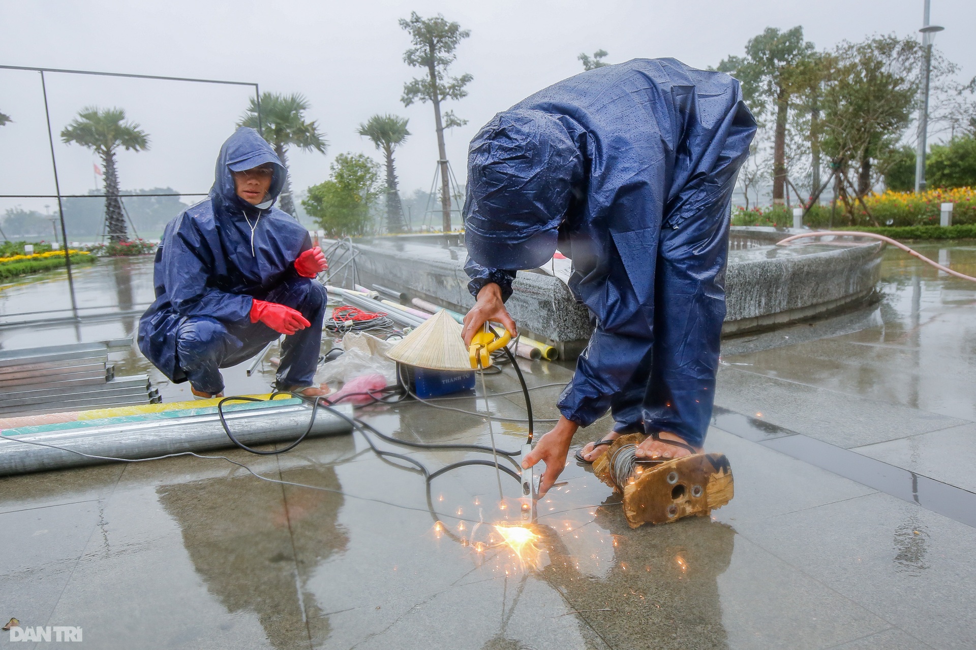 Người dân xứ Huế háo hức đợi xem hình tượng hổ từ TPHCM mang về Hội Xuân - 4